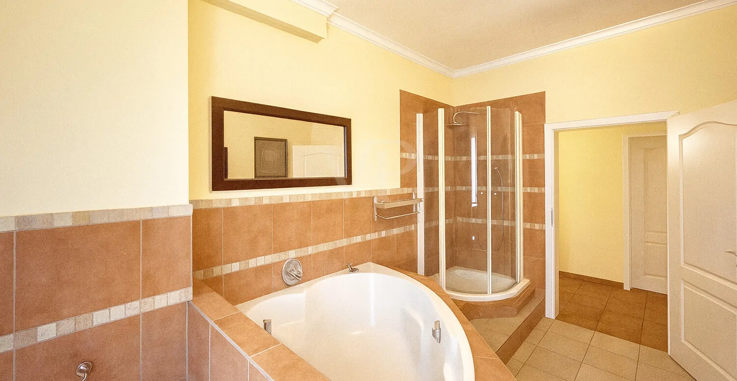 Herrschaftliche Wohnung mit Stuck und zwei Balkonen in der beliebten Schwetzingerstadt