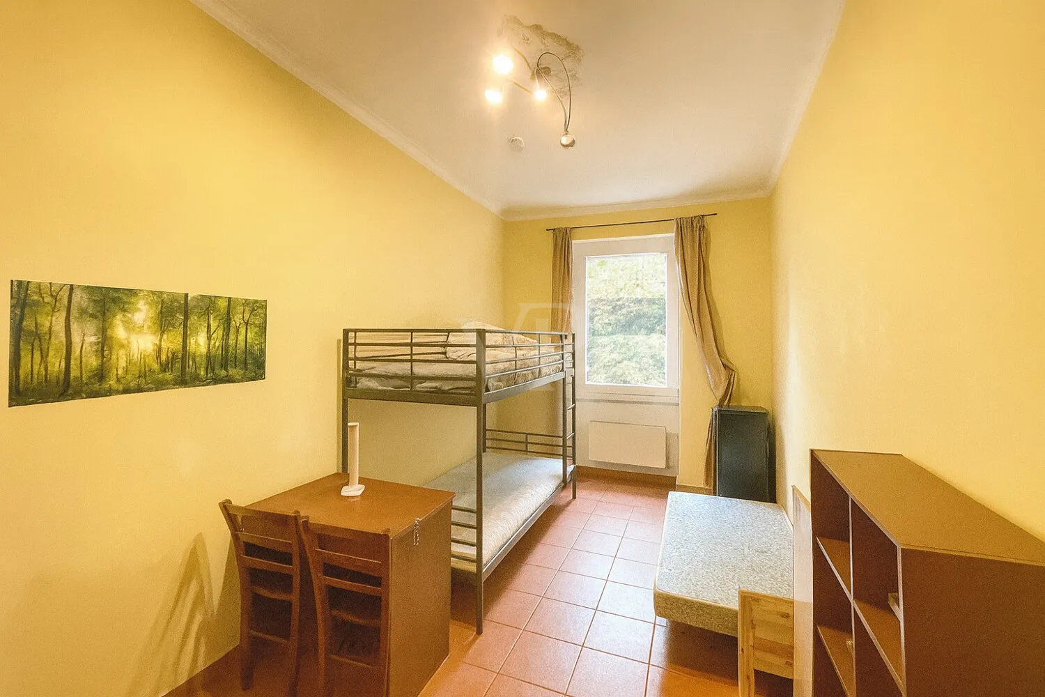 Grand apartment with stucco and two balconies in the popular Schwetzingerstadt district