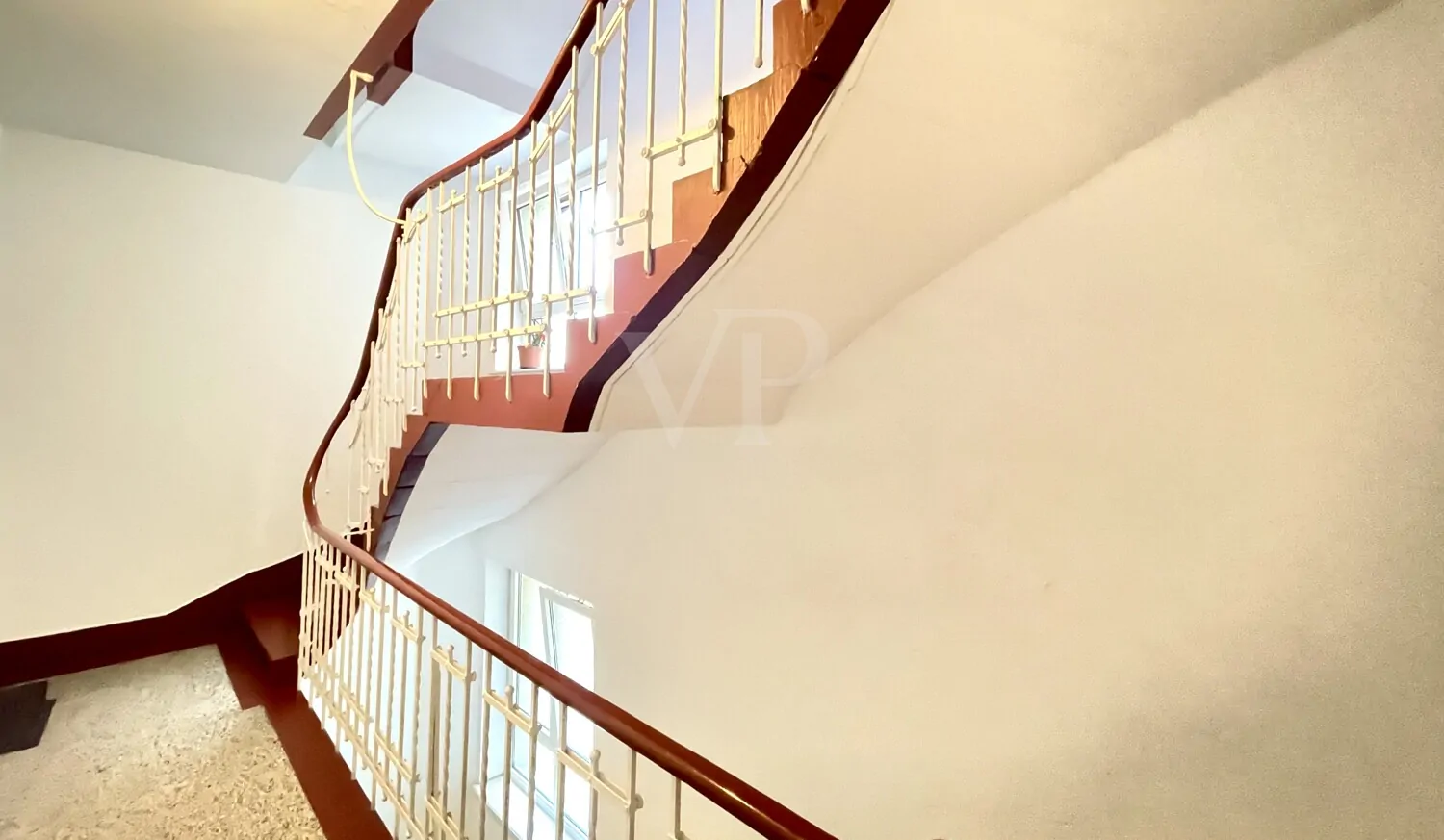 Herrschaftliche Wohnung mit Stuck und zwei Balkonen in der beliebten Schwetzingerstadt