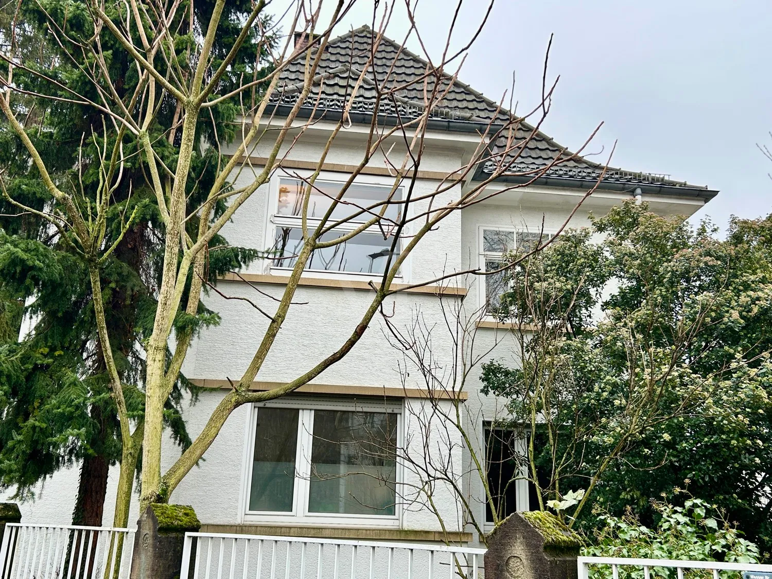 Stylish first floor in a charming 1933 apartment building