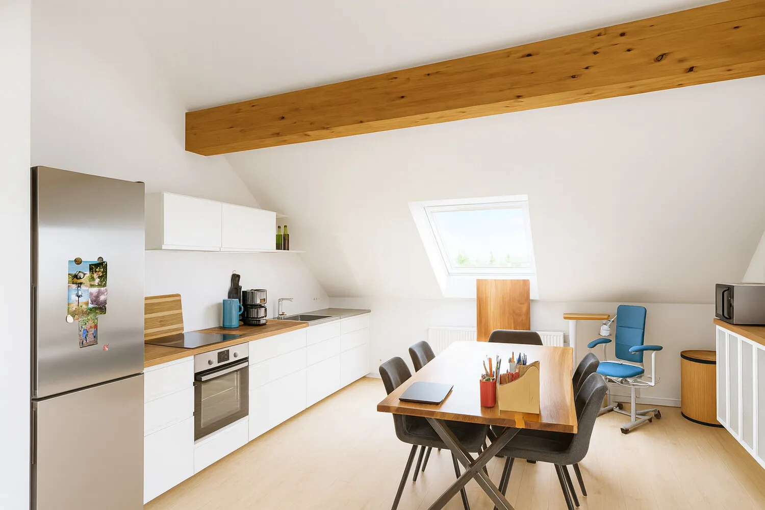 Freistehendes Mehrparteienhaus mit großem Garten und Raum für Generationen