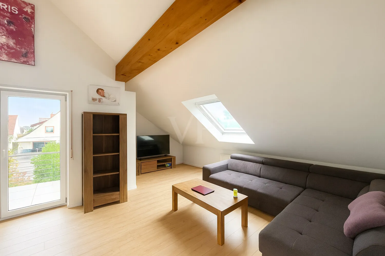 Freistehendes Mehrparteienhaus mit großem Garten und Raum für Generationen