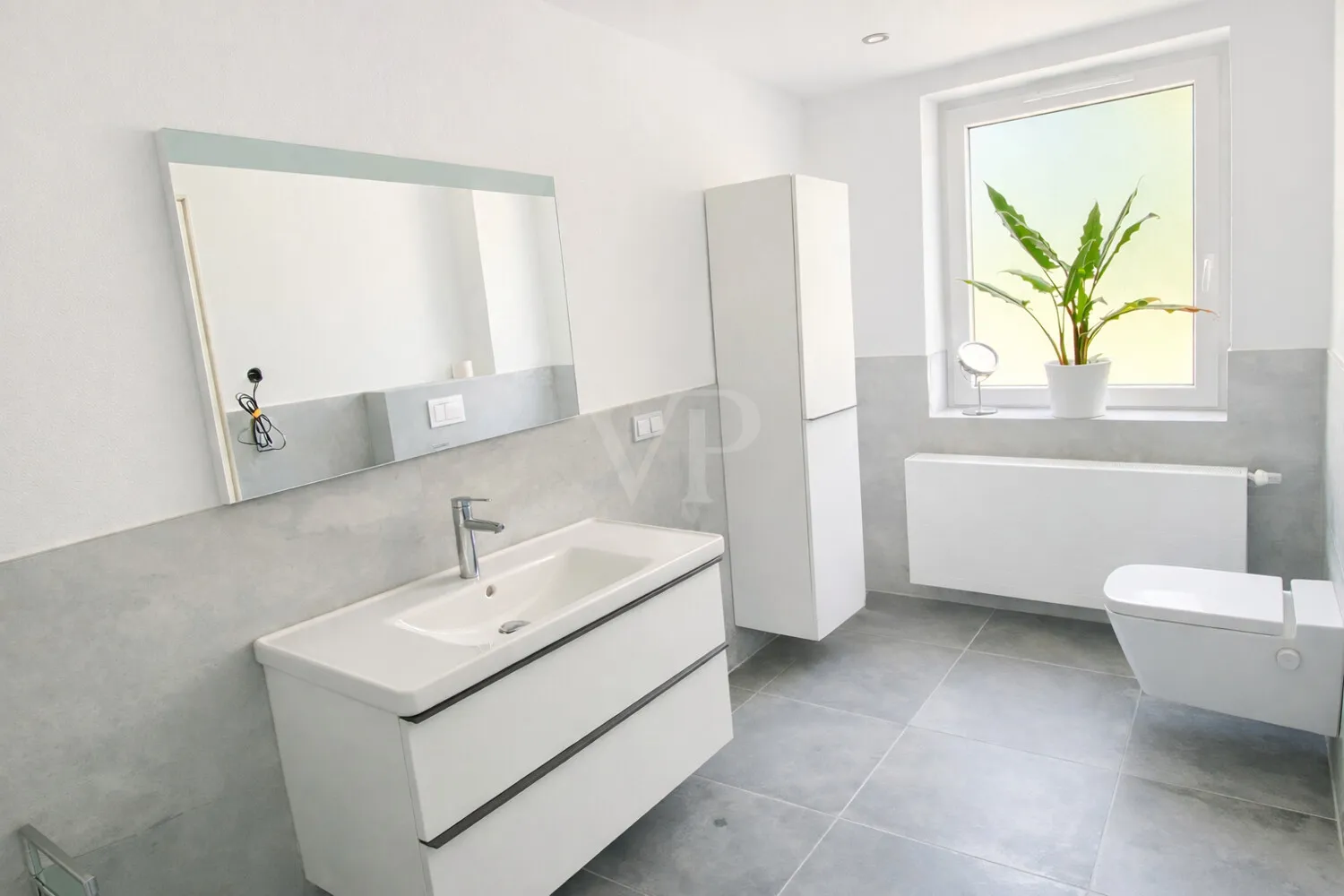 Modernes Badezimmer im 1.OG