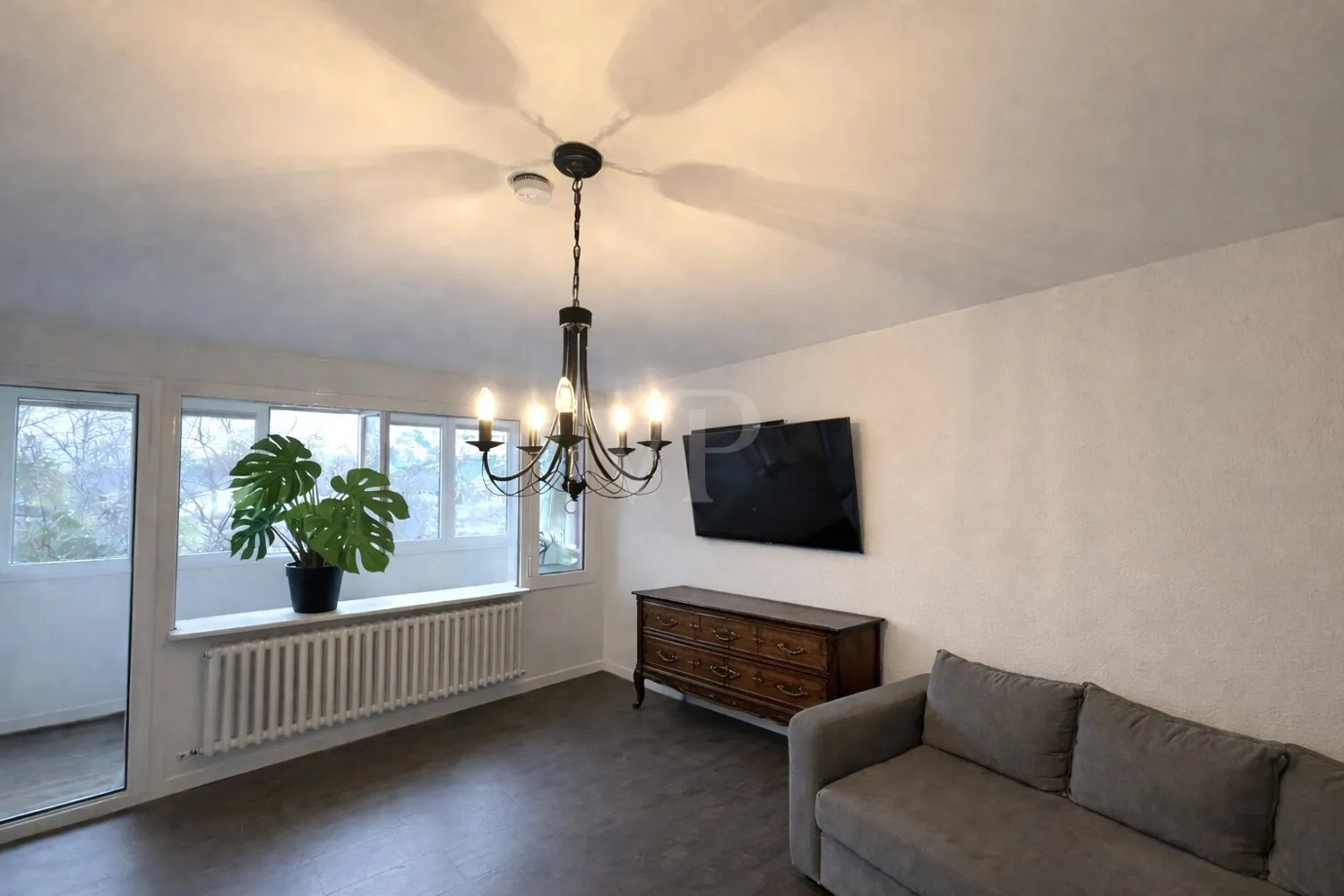 Moderne 3-Zimmerwohnung mit Wintergarten und Stellplatz