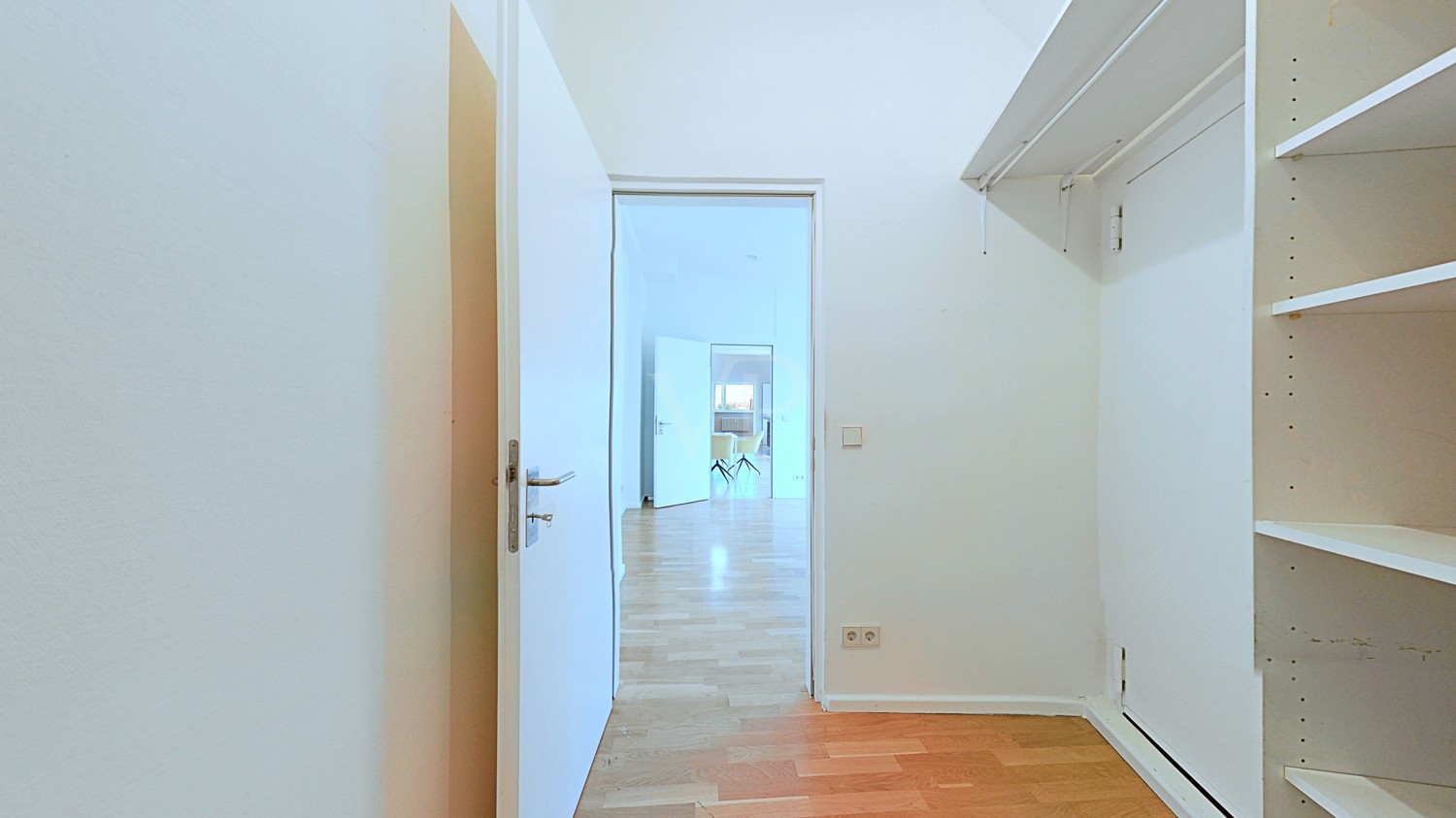 Ankleide am Schlafzimmer 2