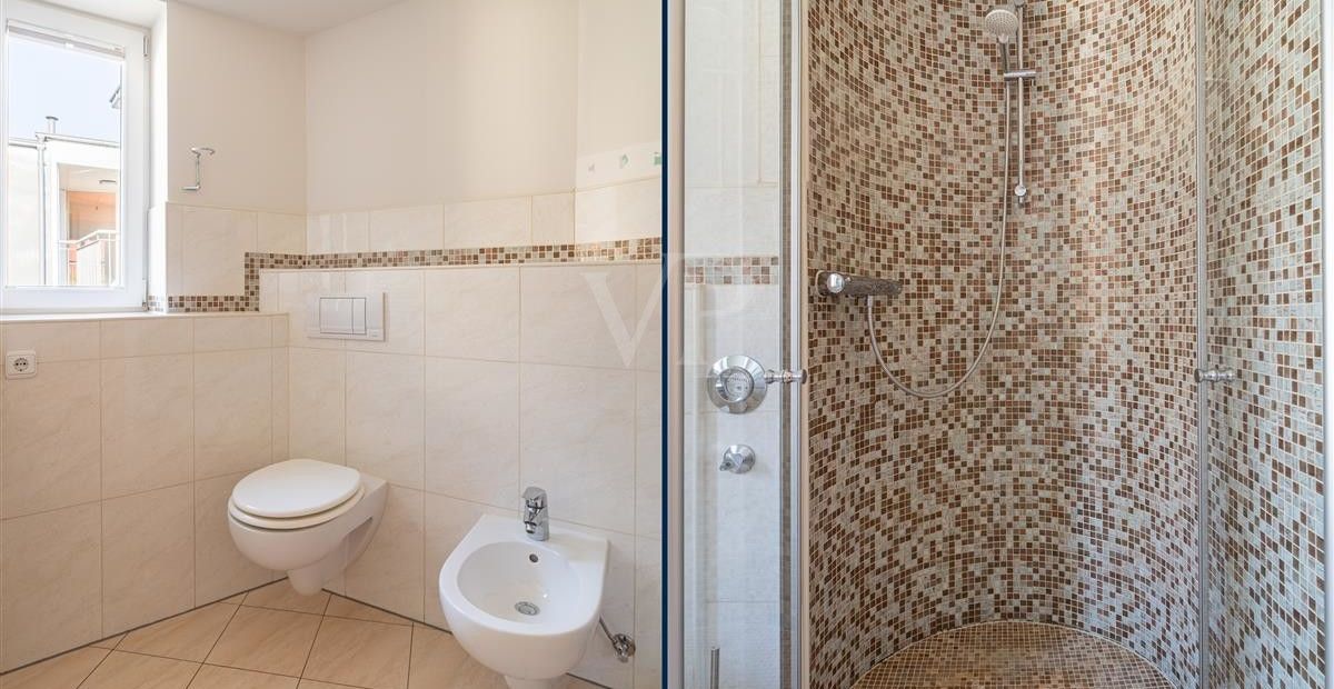 WC, Bidet + Dusche im Masterbad