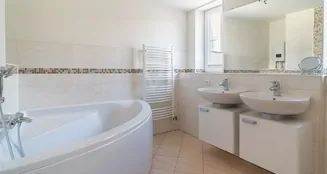 von_poll_real_estate_property_24176111057_image_11