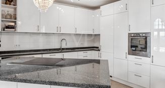 von_poll_real_estate_property_25176008-2025-04_image_12