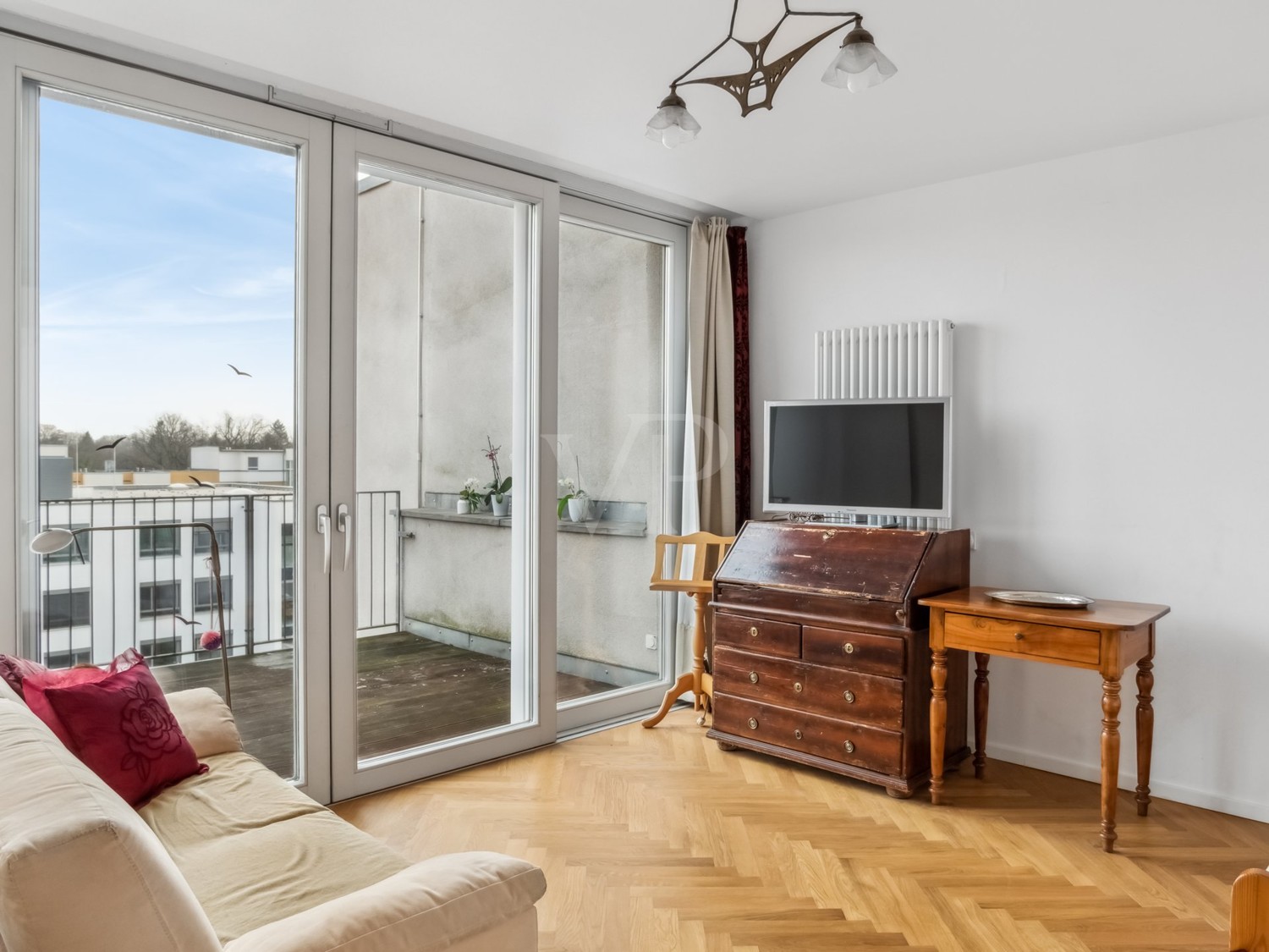 Schlafzimmer mit Ausgang zur Terrasse