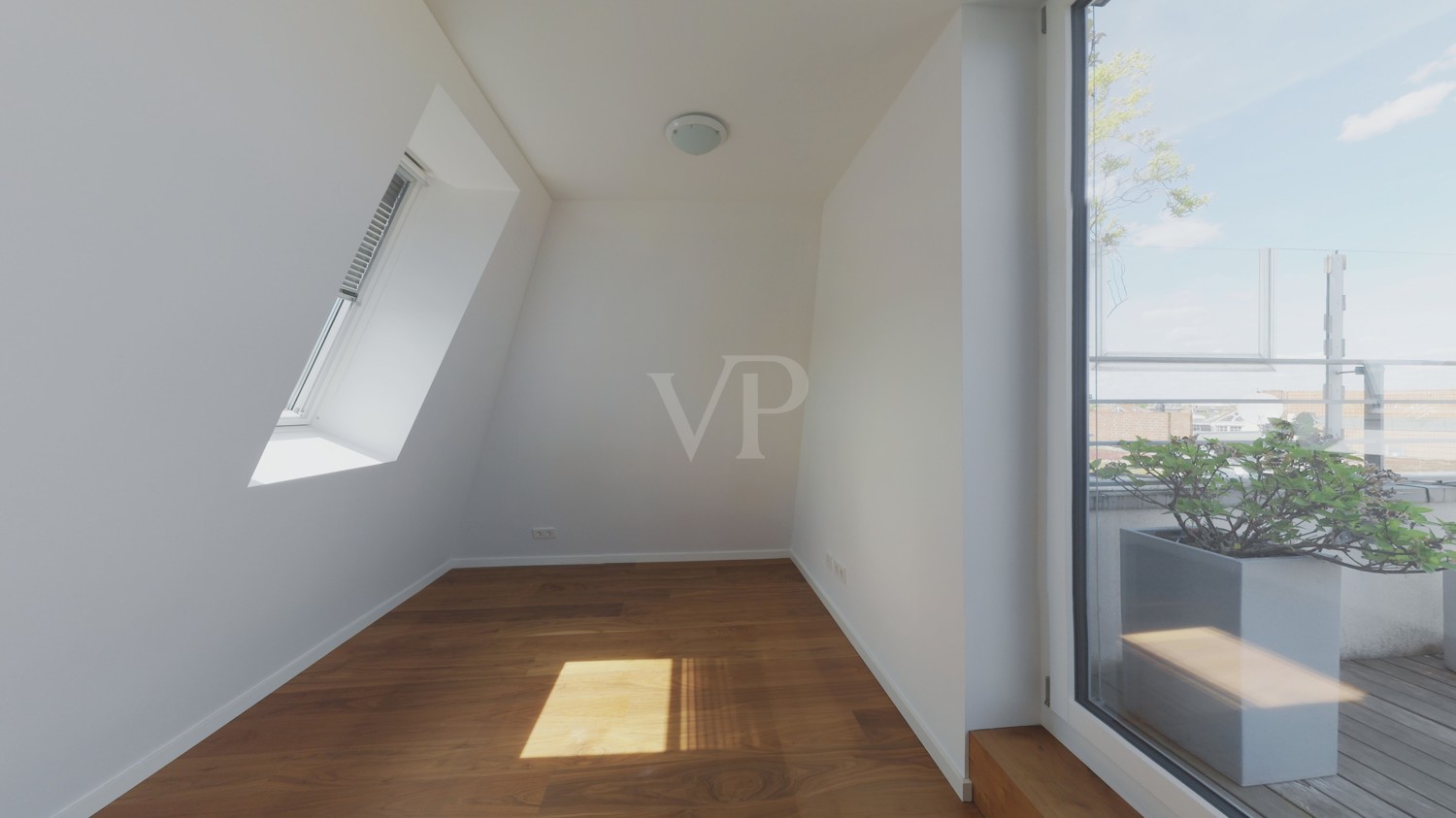 Arbeitszimmer an der Dachterrasse