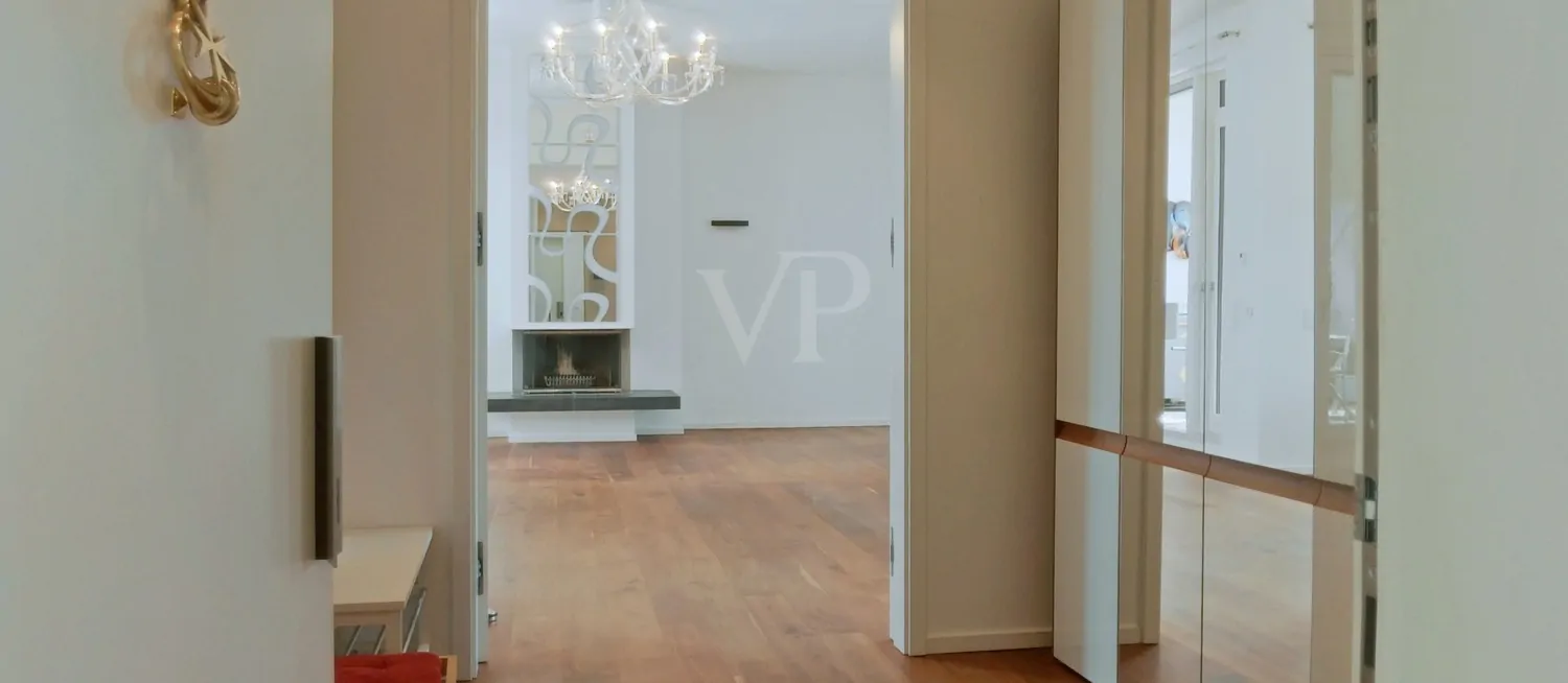 Blick auf den offenen Kamin