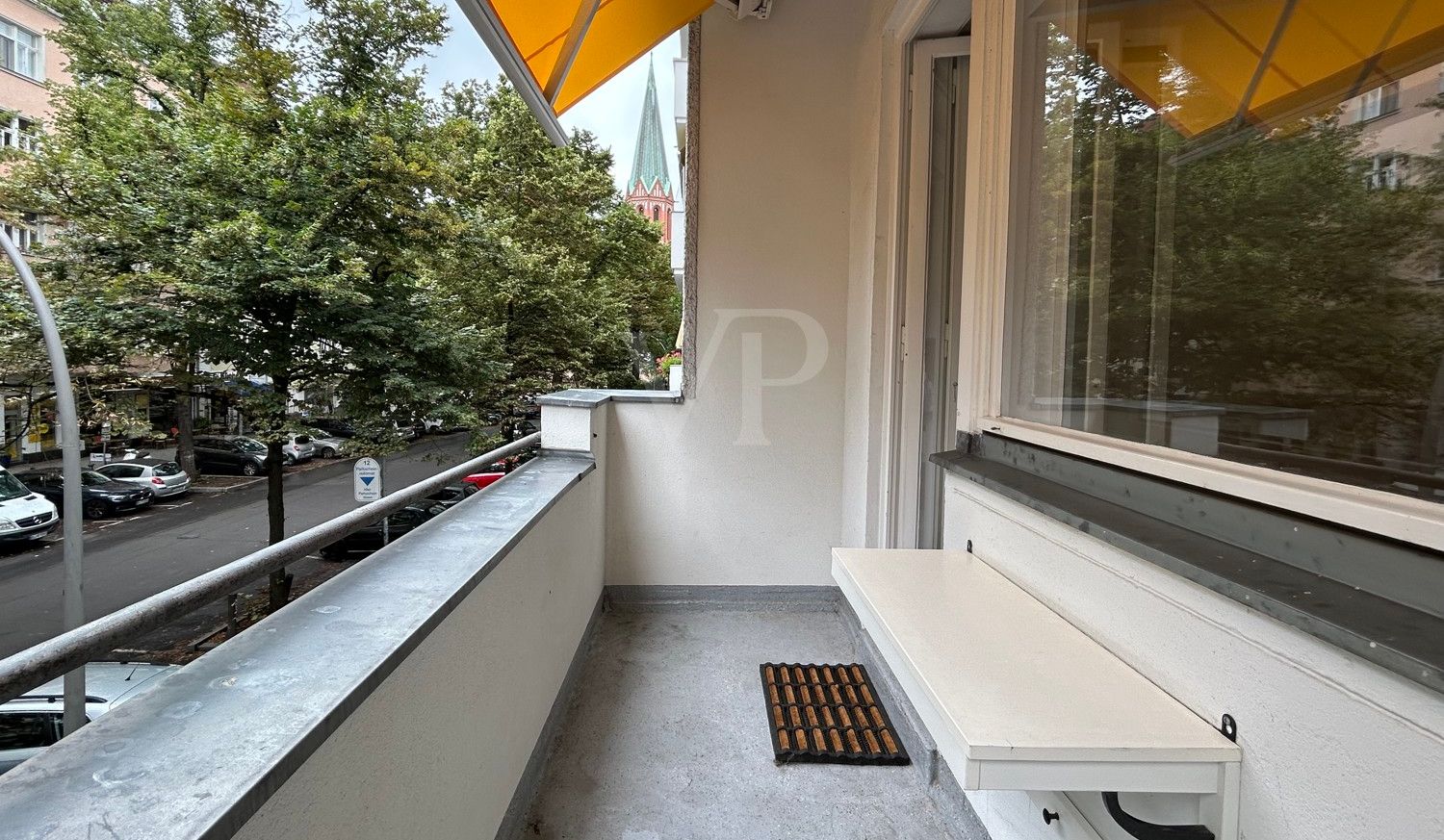 Balkon mit Markise