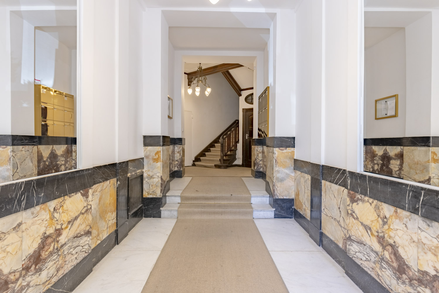 Exklusive Altbauwohnung in Berlin-Wilmersdorf