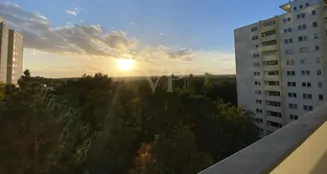 von_poll_real_estate_property_25176037-001_image_0