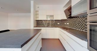 von_poll_real_estate_property_25176033M_image_4