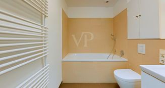 von_poll_real_estate_property_25176033M_image_9