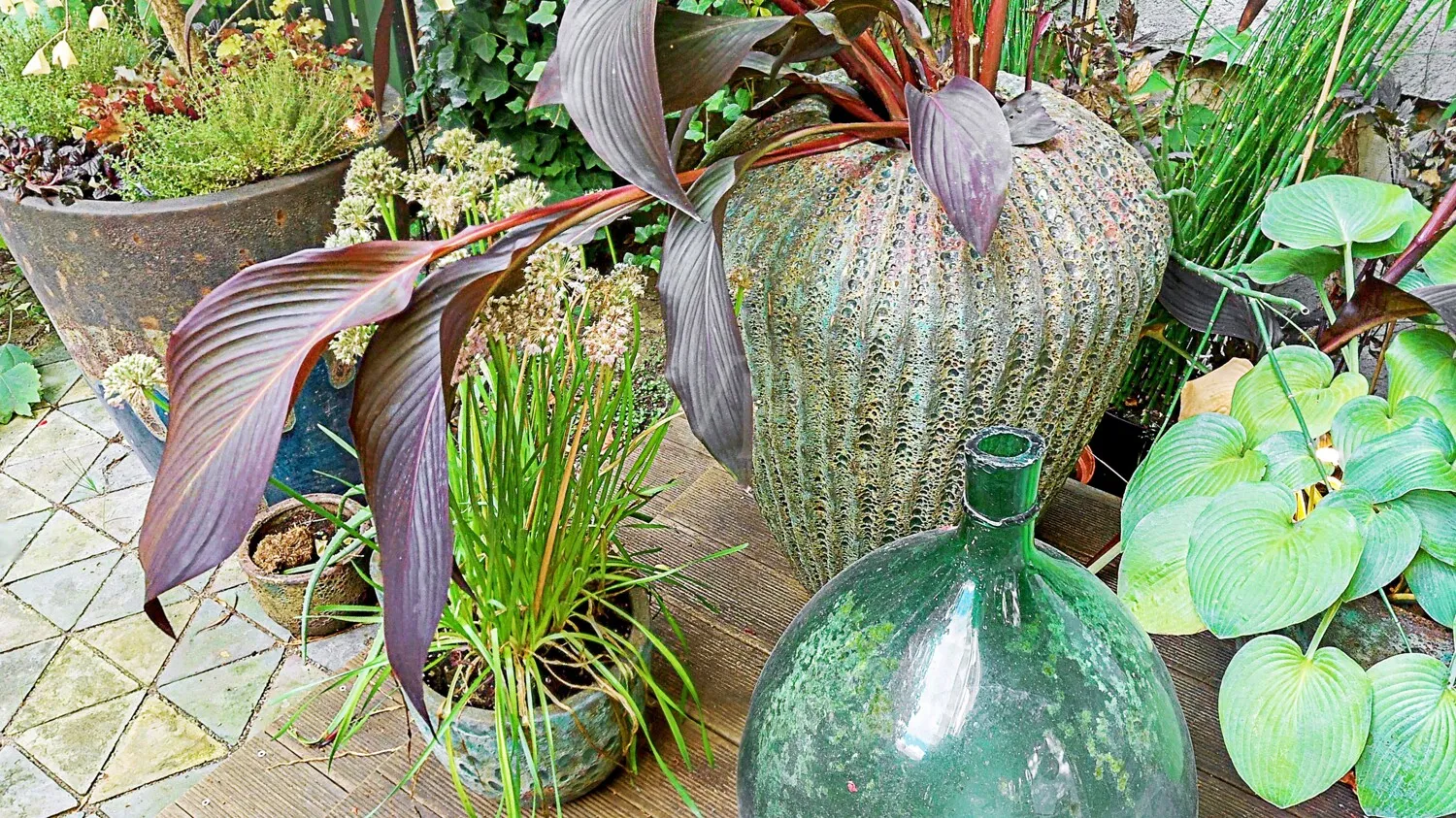 Designerelemente im Garten