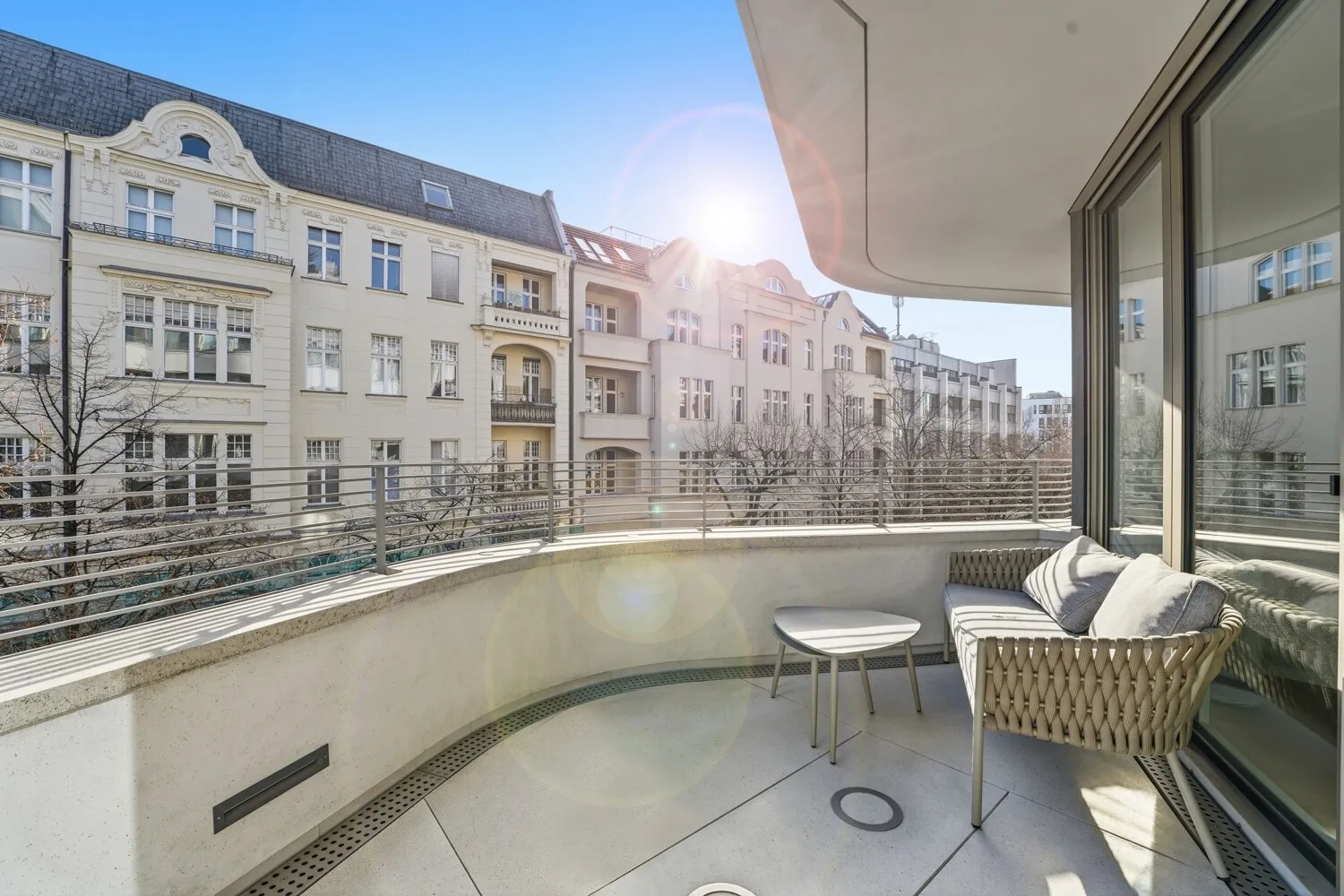 Balkon Strassenseite