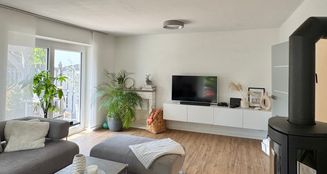 von_poll_real_estate_property_25102010_image_2