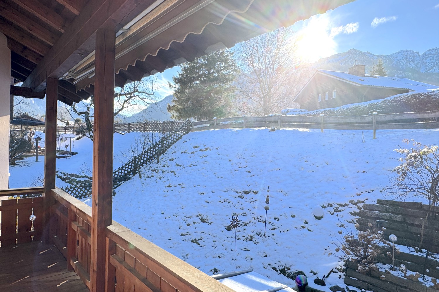 Schöne Etagenwohnung in ruhiger Lage mit herrlicher Bergaussicht und viel Natur.