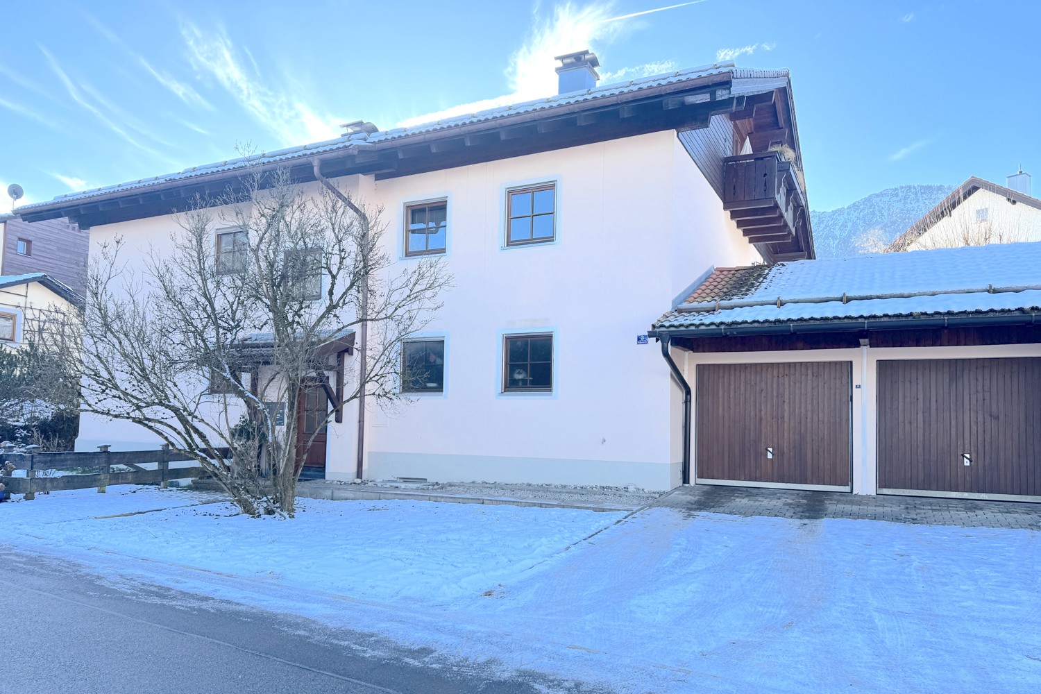 Schöne Etagenwohnung in ruhiger Lage mit herrlicher Bergaussicht und viel Natur.