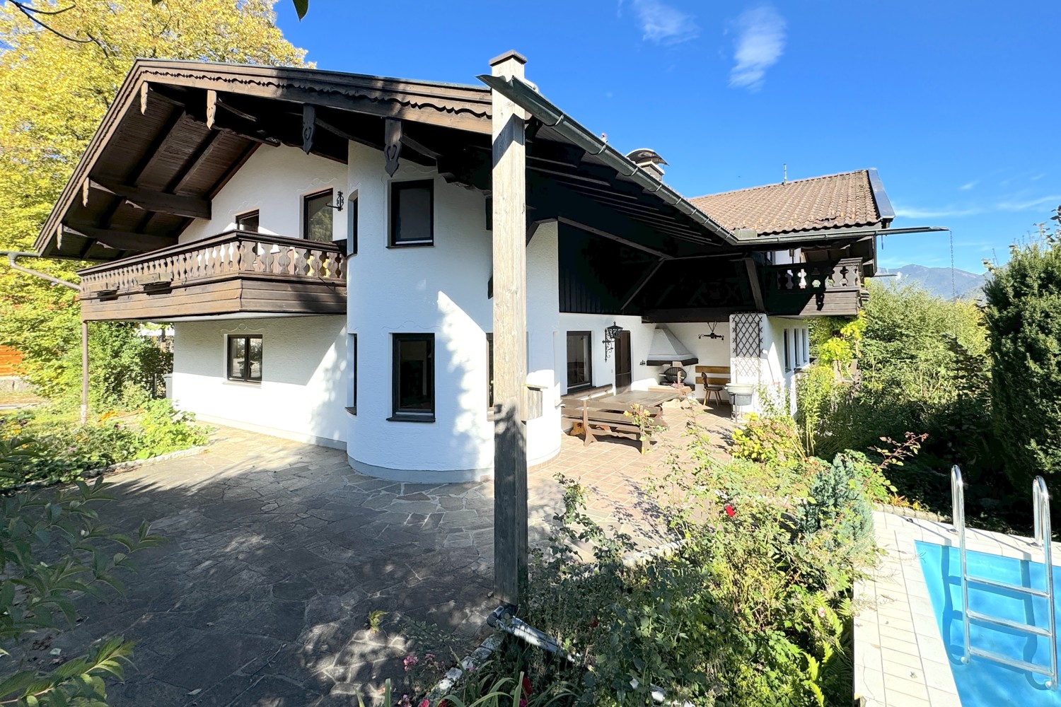 Großes Mehrgenerationenhaus in wunderschöner Lage inmitten der Chiemgauer Berge