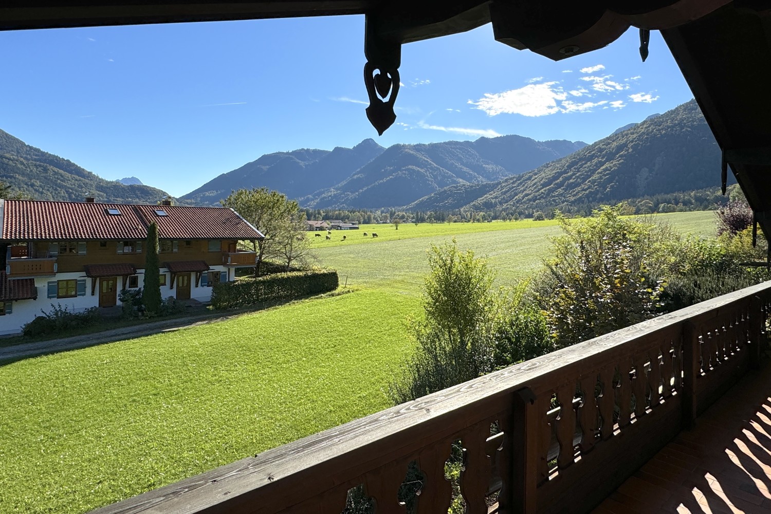 Großes Mehrgenerationenhaus in wunderschöner Lage inmitten der Chiemgauer Berge