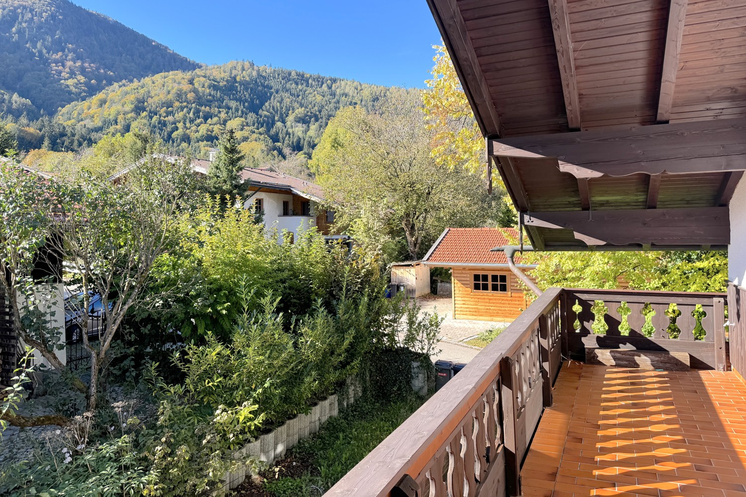 Großes Mehrgenerationenhaus in wunderschöner Lage inmitten der Chiemgauer Berge