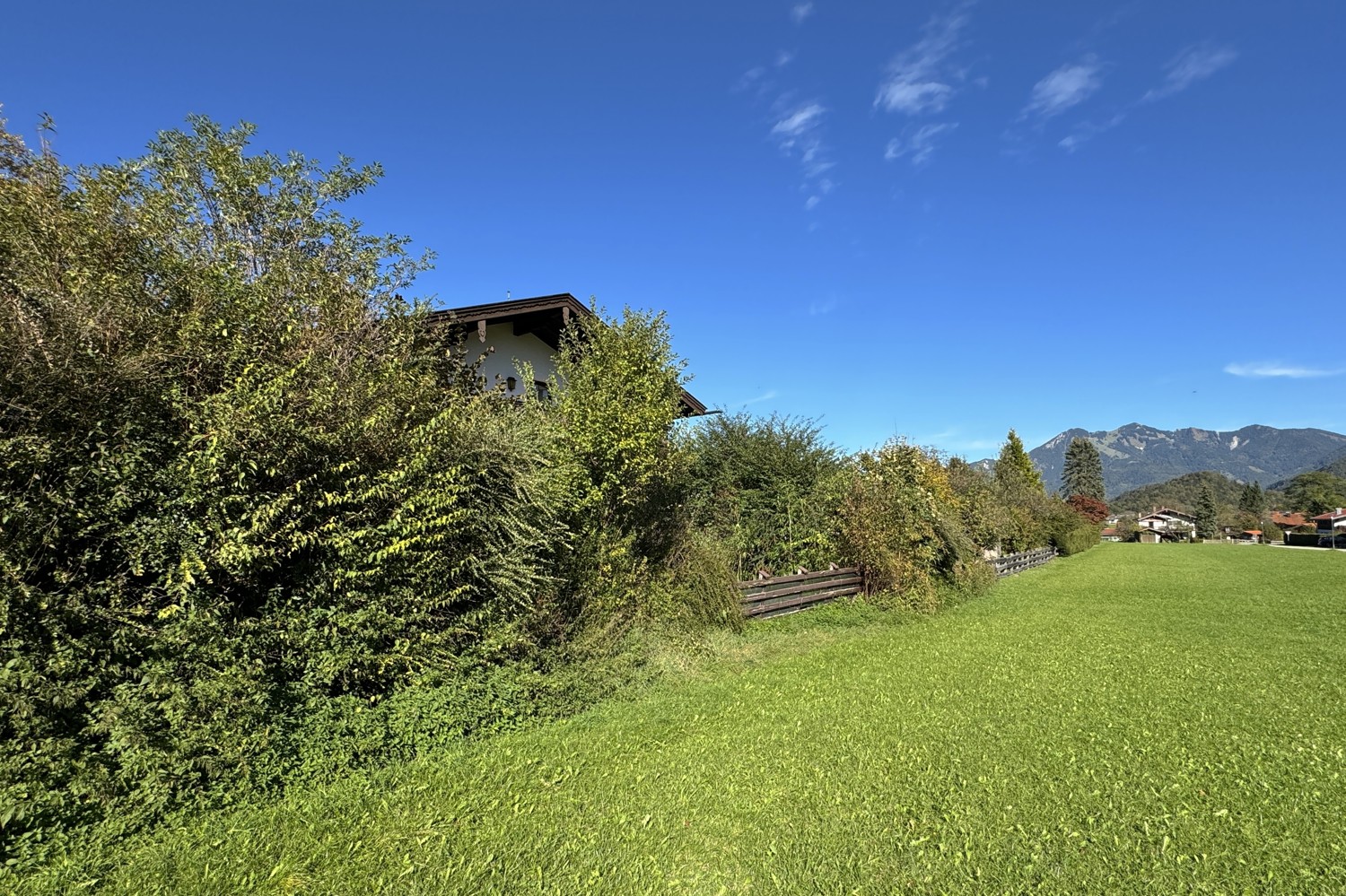 Großes Mehrgenerationenhaus in wunderschöner Lage inmitten der Chiemgauer Berge