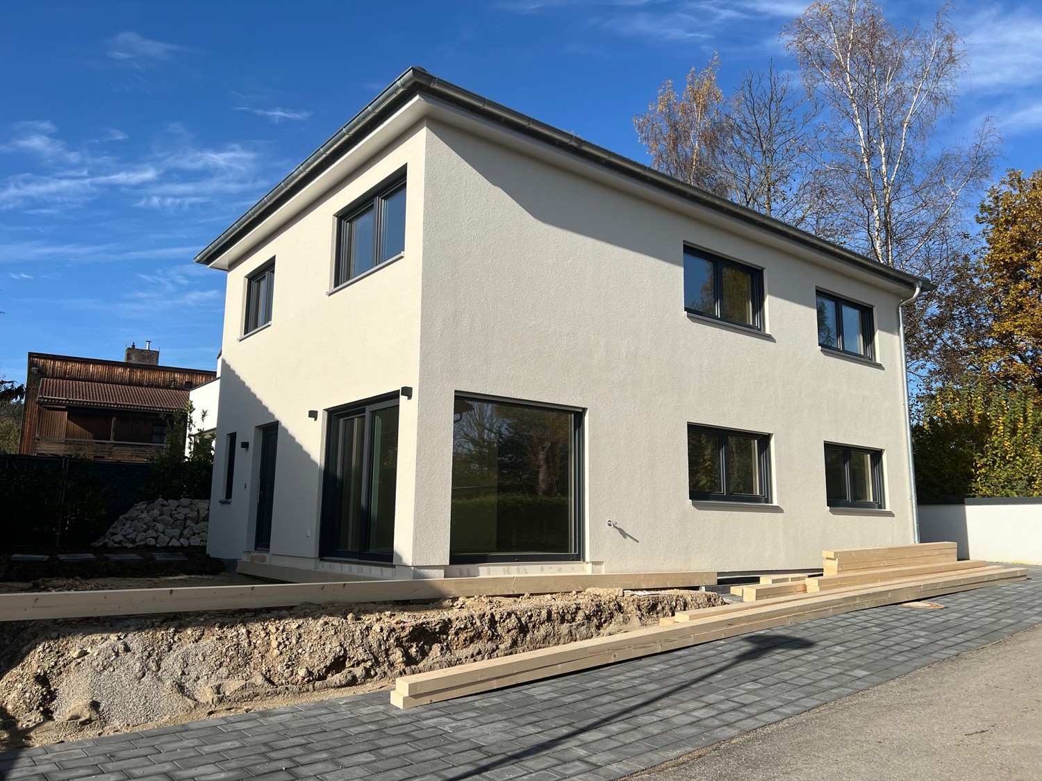 Vermietetes Einfamilienhaus (KfW40) mit Bergblick in guter Stadtrandlage