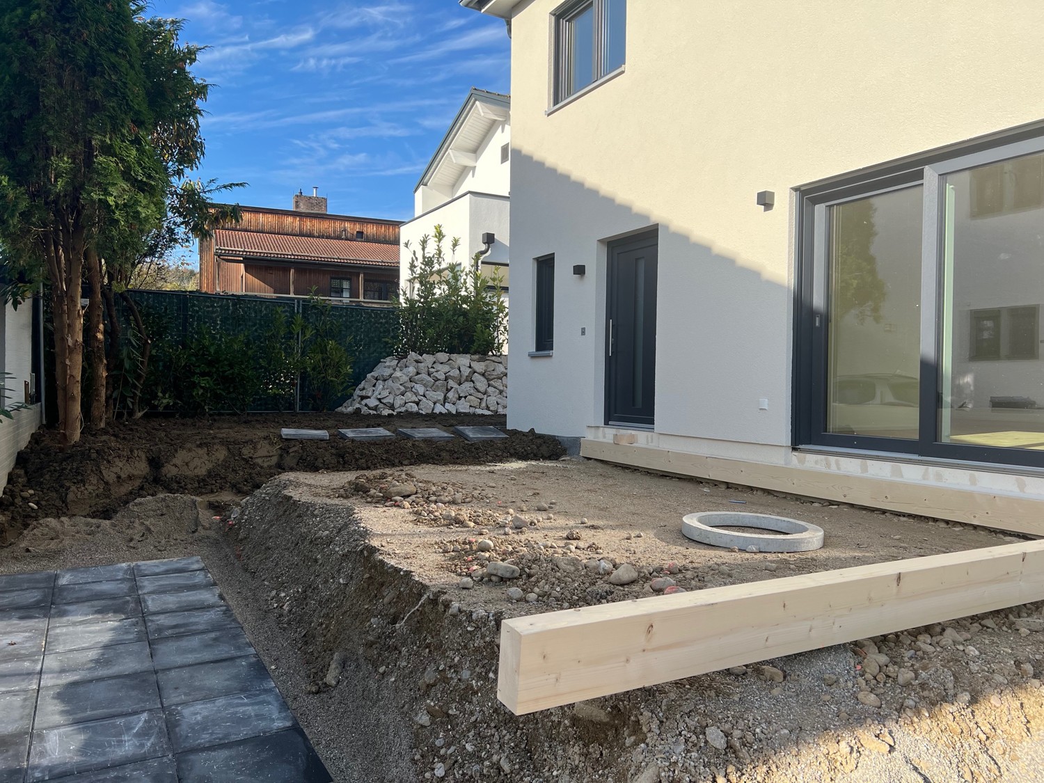 Vermietetes Einfamilienhaus (KfW40) mit Bergblick in guter Stadtrandlage