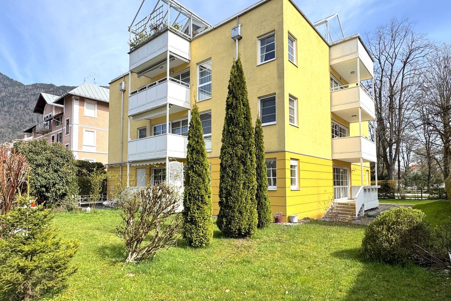 Große & helle Etagenwohnung in bester Lage am Rupertuspark mit zwei TG-Stellplätzen
