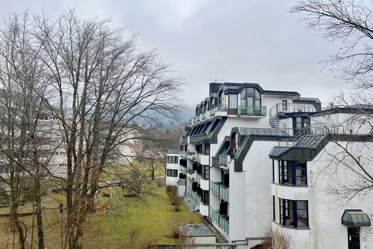 Derzeit vermietete, zentrumsnahe Wohnung mit Bergblick im 2.Obergeschoss