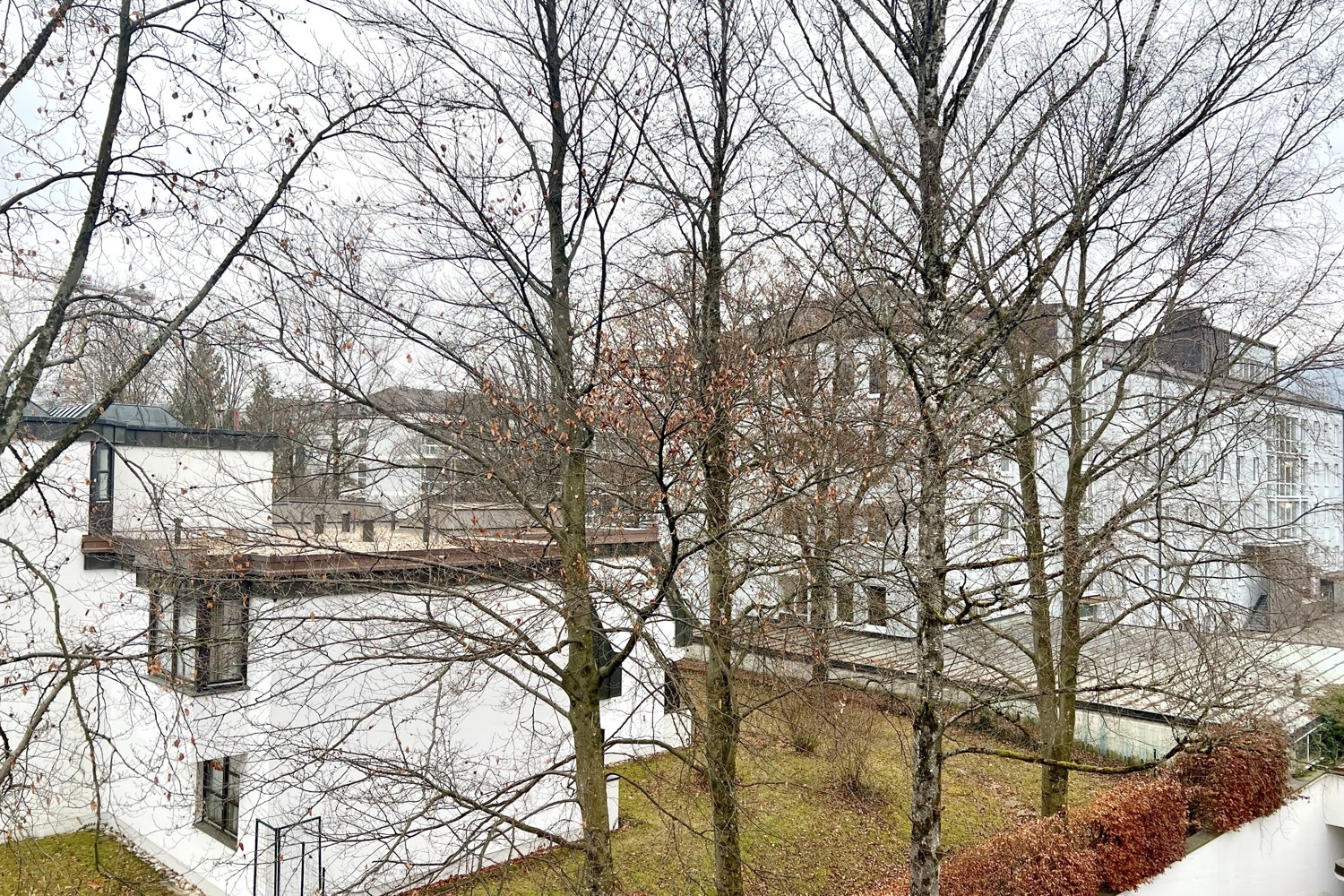 Vermietete, zentrumsnahe Wohnung mit großem Balkon im 1.Obergeschoss