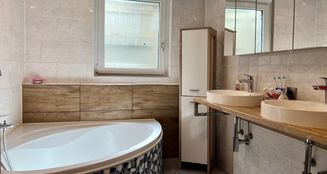 von_poll_real_estate_property_25102011_image_10