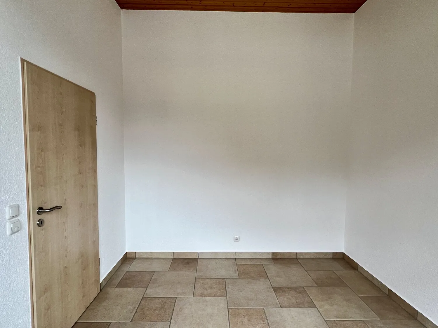 Ladengeschäft/Büro/Praxis in verkehrsgünstiger Lage von Marquartstein mit optionaler Wohnnutzung