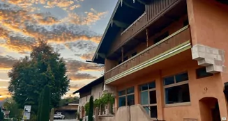 von_poll_real_estate_property_25102017_image_0