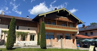 von_poll_real_estate_property_25102016_image_0