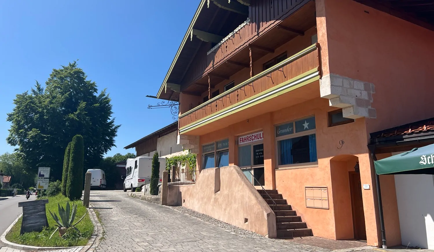 Ladengeschäft/Büro in verkehrsgünstiger Lage von Marquartstein mit optionaler Wohnnutzung