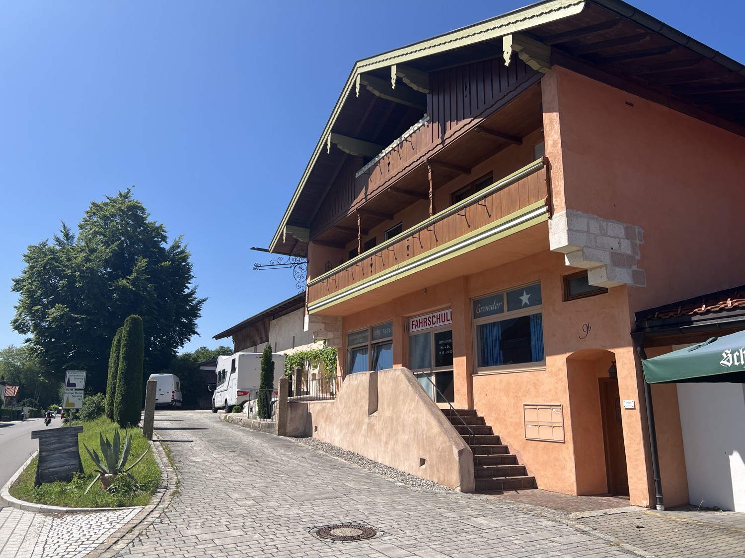 Vielseitig gestaltbare Wohnung in zentraler Lage von Marquartstein mit Bergblick
