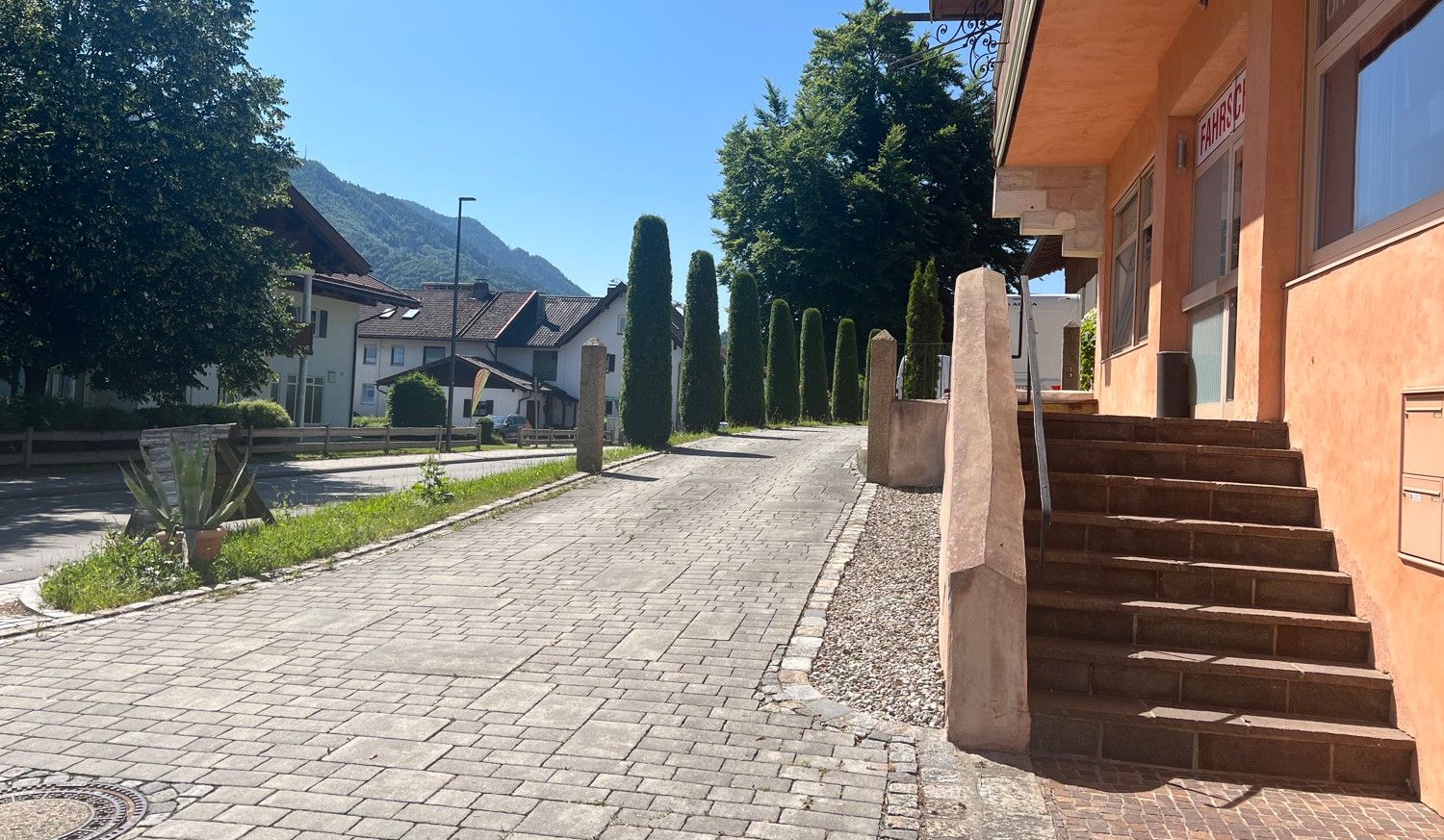 Vielseitig gestaltbare Wohnung in zentraler Lage von Marquartstein mit Bergblick