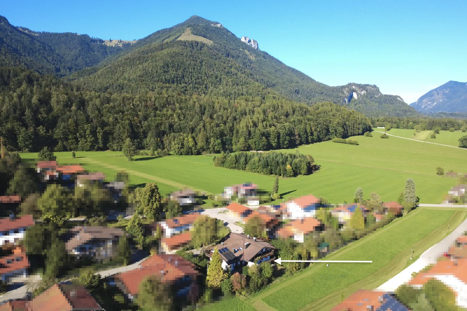 Ein- bis Zweifamlienhaus in herrlicher Alpenlagen unweit des Chiemsees