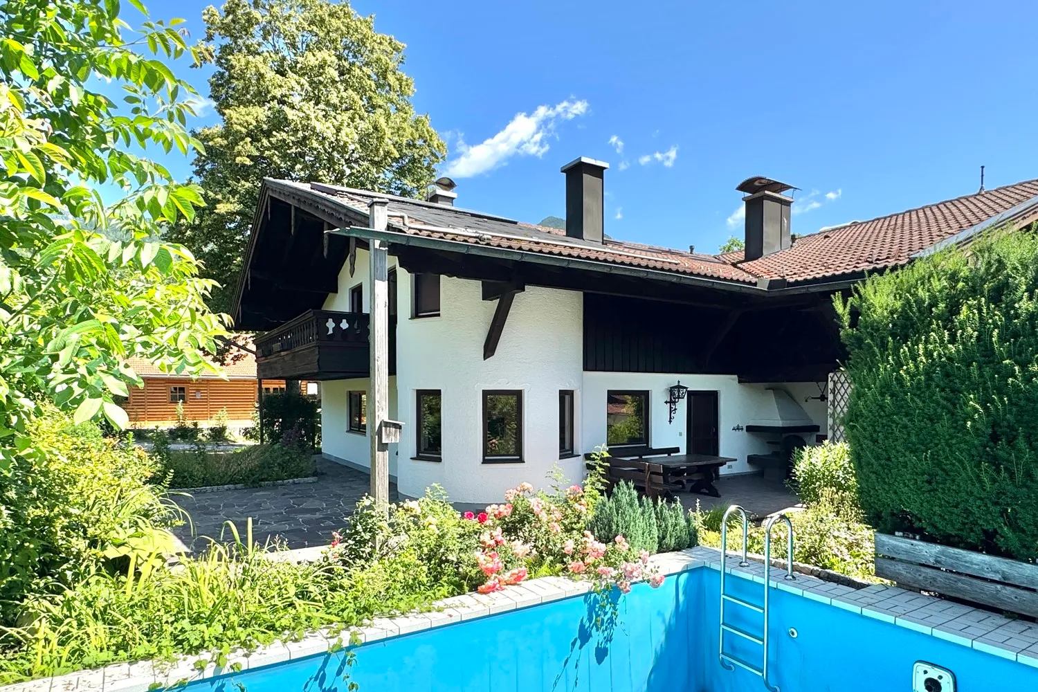 Ein- bis Zweifamlienhaus in herrlicher Alpenlagen unweit des Chiemsees