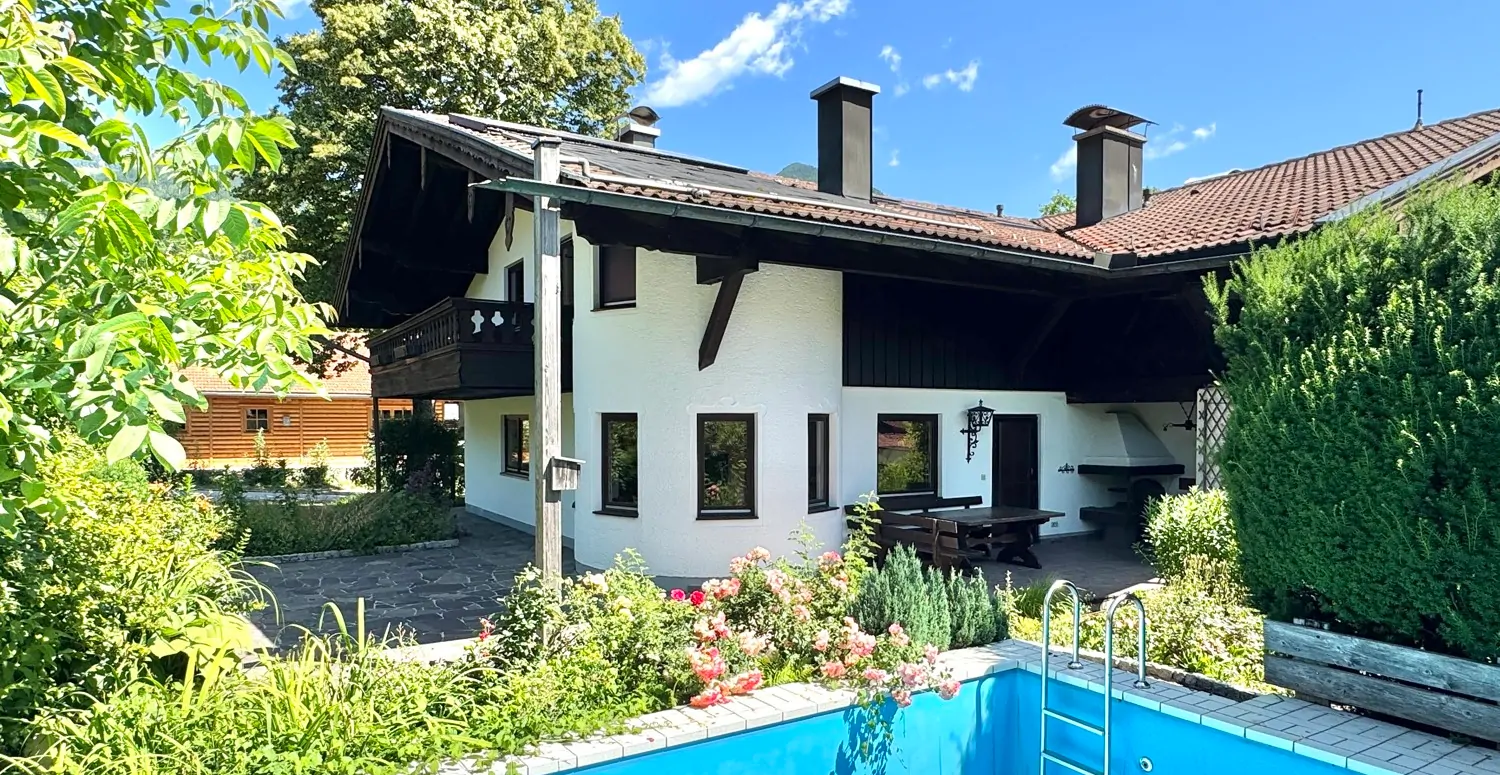 Ein- bis Zweifamlienhaus in herrlicher Alpenlagen unweit des Chiemsees