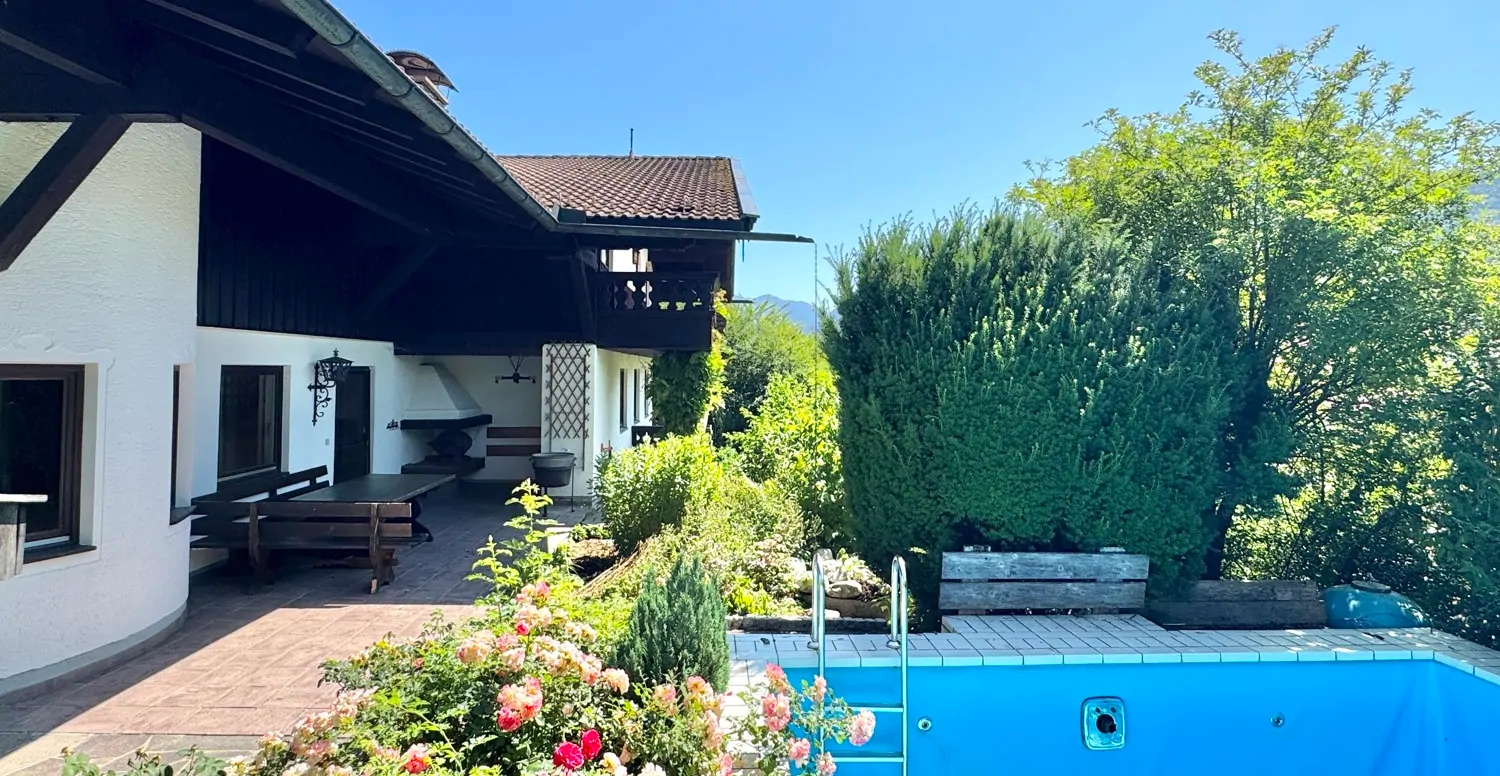 Ein- bis Zweifamlienhaus in herrlicher Alpenlagen unweit des Chiemsees
