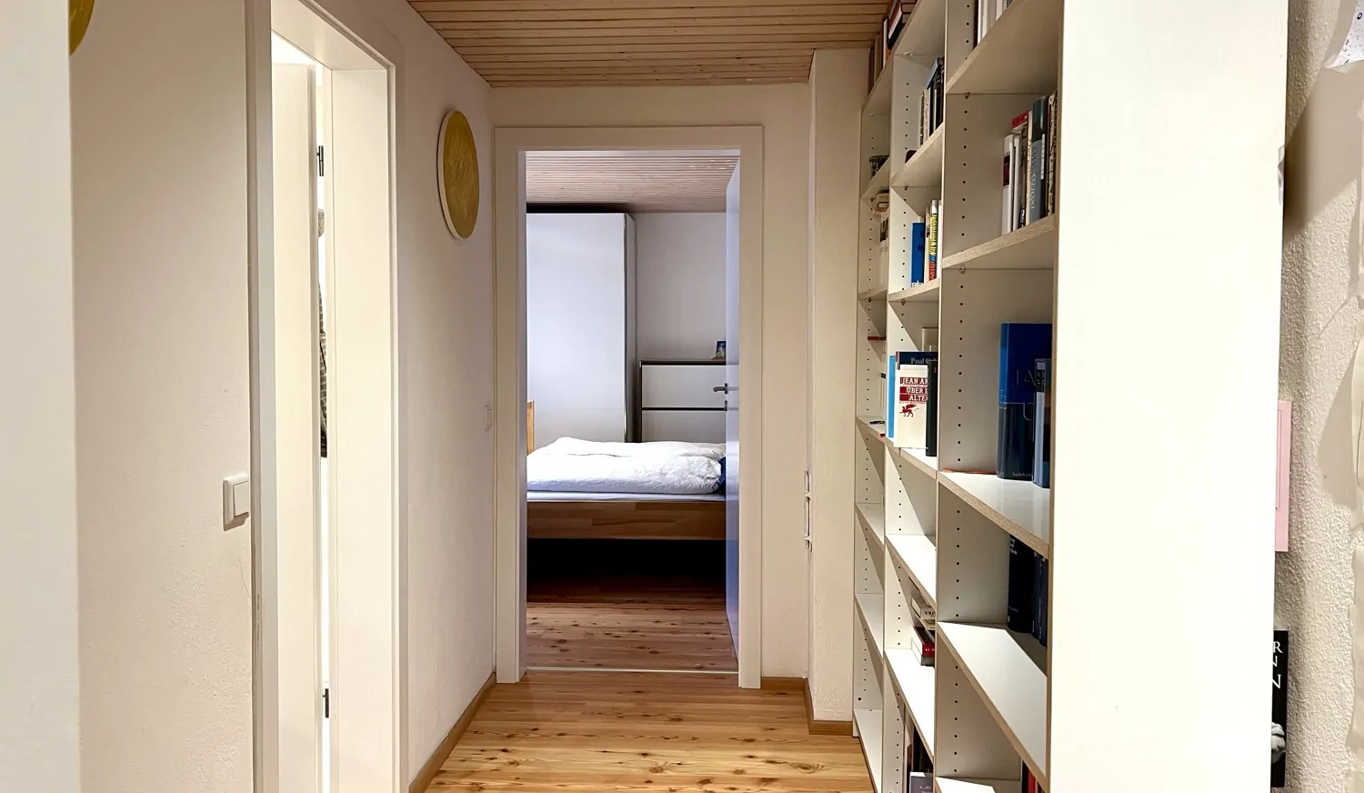 Modernisierte Erdgeschoss & Souterrainwohnung mit Alpenpanorama & großem Gartenanteil