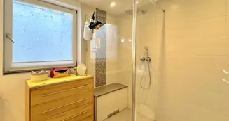 von_poll_real_estate_property_25102026_image_12