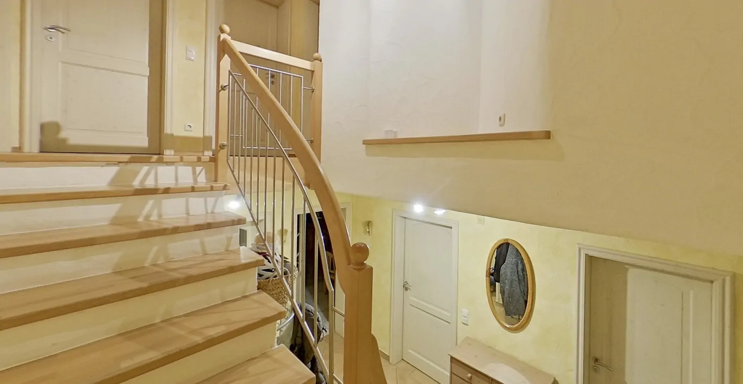 Großzügiges Einfamilienhaus mit Bergblick und tollem Grundstück - 360 Grad Rundgang