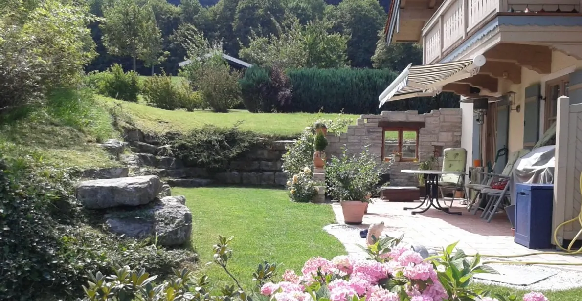 Großzügiges Einfamilienhaus mit Bergblick und tollem Grundstück - 360 Grad Rundgang