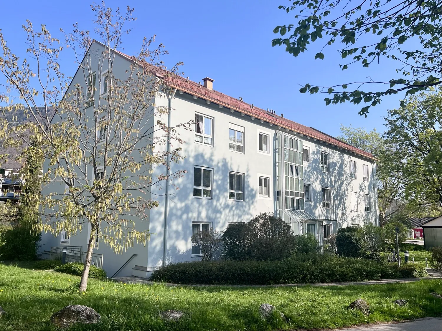 Zentral gelegene Wohnung mit Bergblick und Tiefgaragenstellplatz